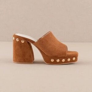 Caramel Studded Platform Heel